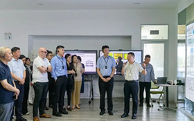 企业互访，共结纽带 ——施耐德电气与本松新材商讨合作路径